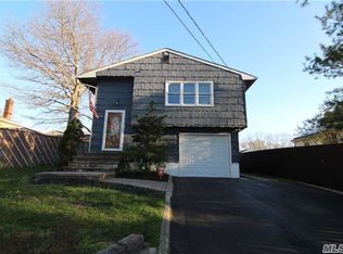 244 Wildwood Rd, Ronkonkoma, NY 11779