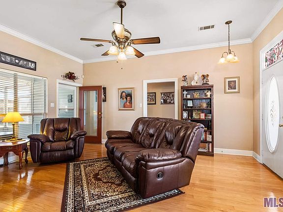 3rd image of 9562 Overwood Dr