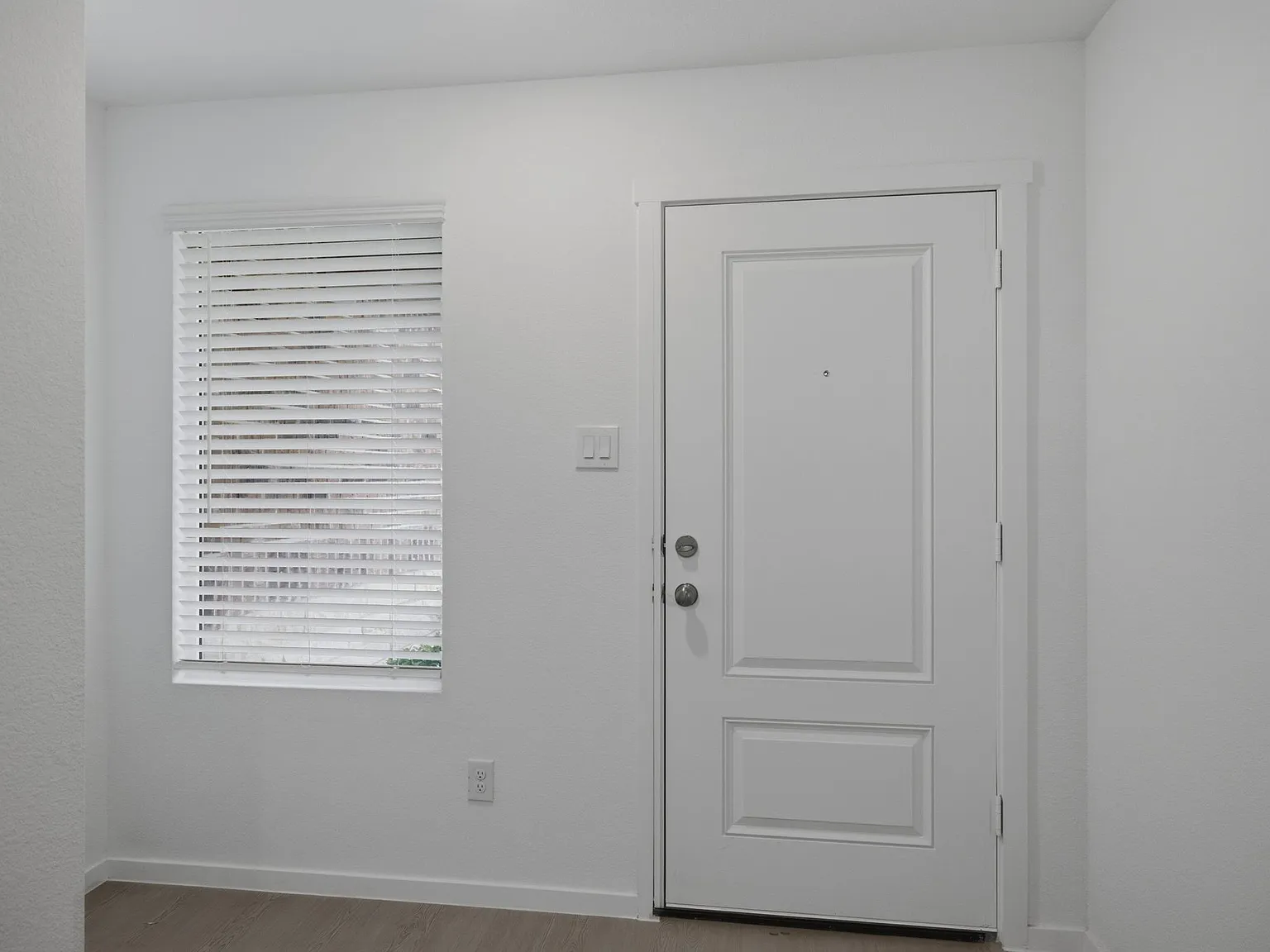 4 bed, 1656 sqft, $2,150 — Photo 2