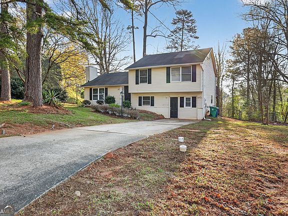 2nd image of 3798 Radcliffe Blvd