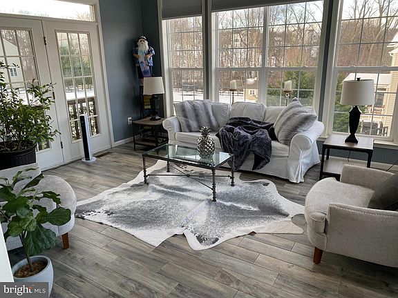 3rd image of 5569 Jamisons Farm Dr