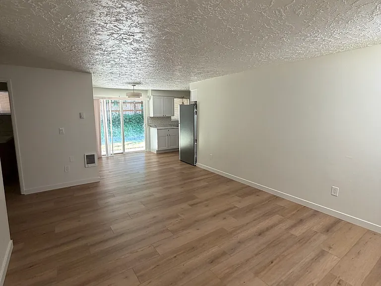 340 Studebaker Rd #2 — Photo 6