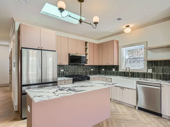 2704 W Argyle St #G, Chicago, IL 60625