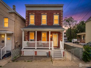 724 Charles St, Perth Amboy, NJ 08861