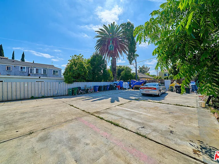 1347 Valencia St — Photo 36