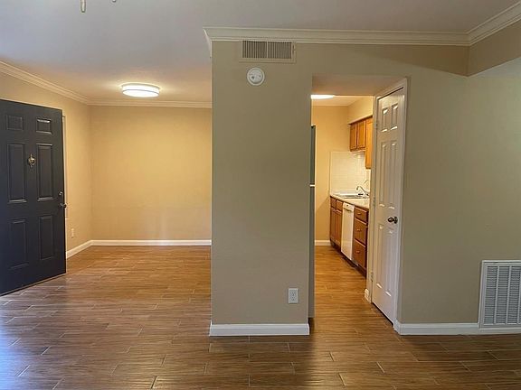 5th image of 5550 N Braeswood Blvd APT 134