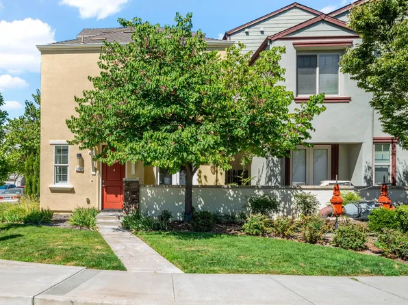2689 Cleat Ln #38A, Sacramento, CA 95818