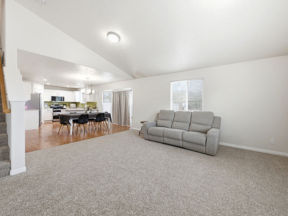 5th image of 8534 S Maul Oak Dr