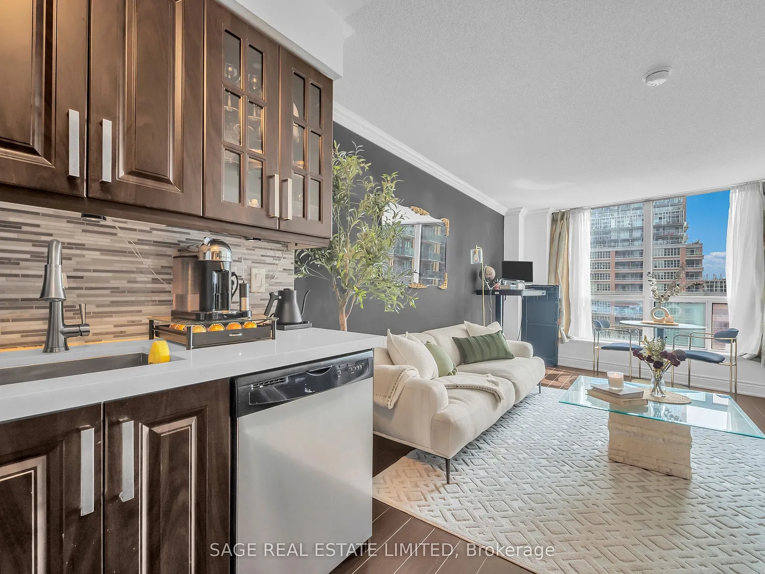 1 bed, $2,600 — Photo 2