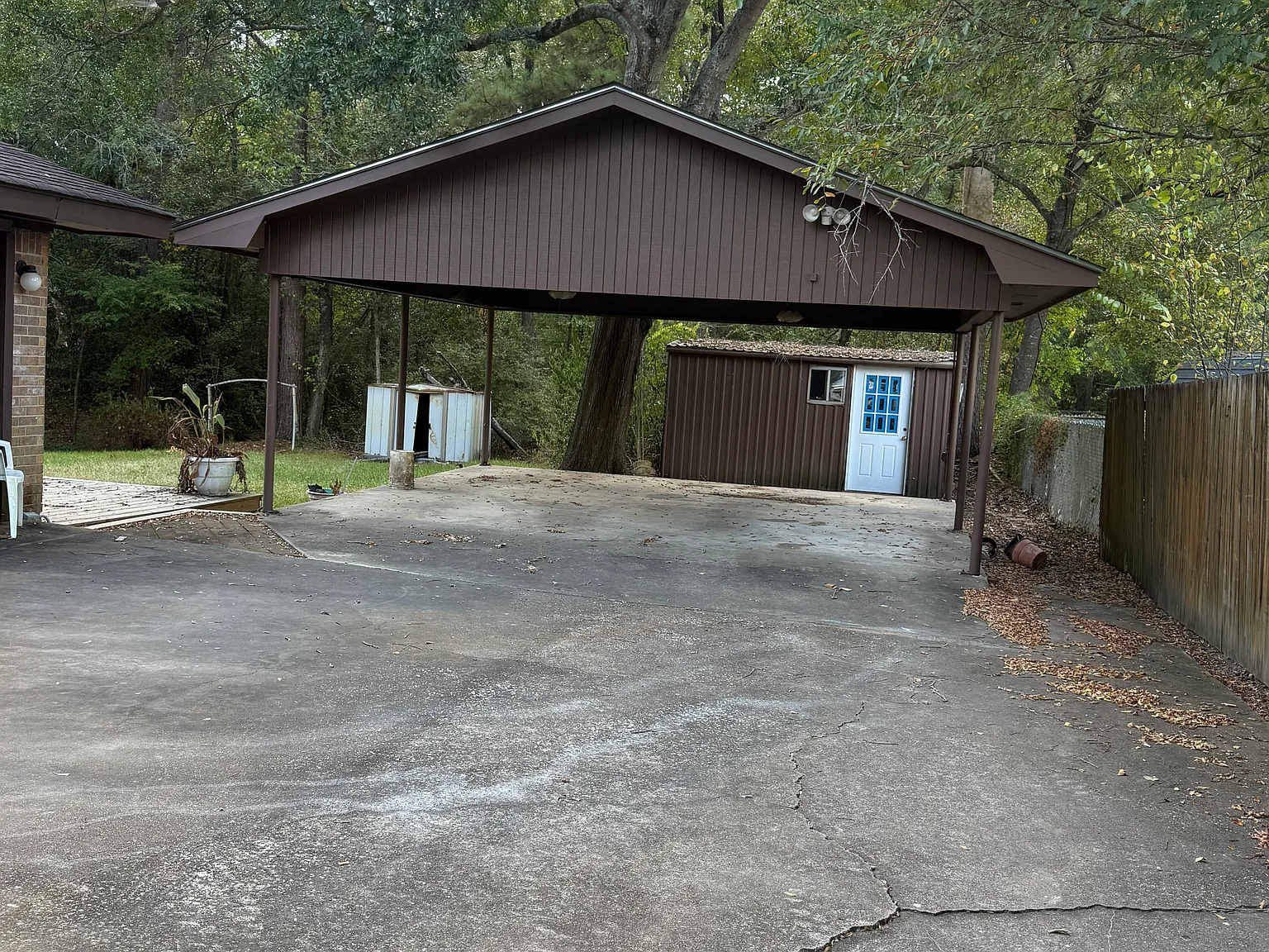3 bed, 2.5 bath, 1249 sqft, $1,600 — Photo 2