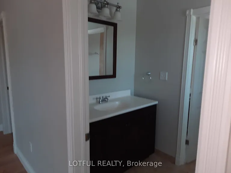 2084 Dundas St #3 — Photo 13