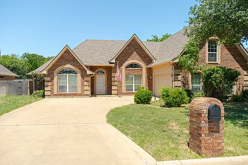 3426 Silver Oaks Dr Photo 1 3426 Silver Oaks Dr Photo 1
