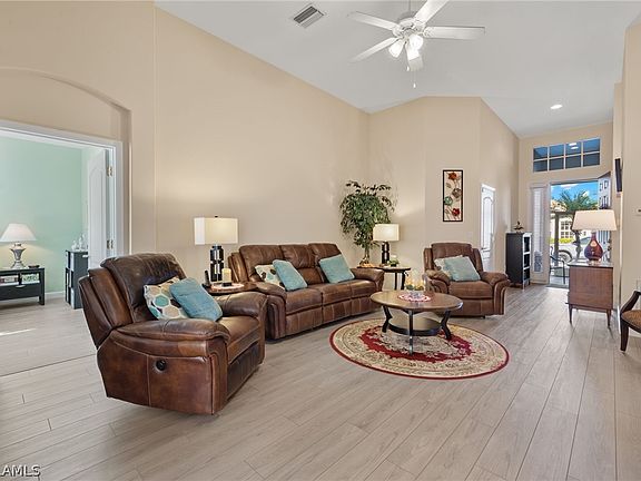 3rd image of 1709 Sunderland Dr