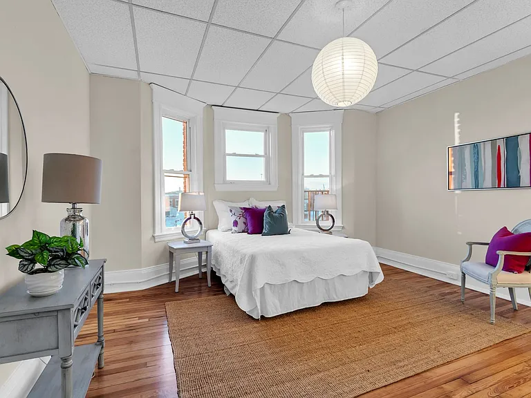 The Woodrow at 300 E 30th Street — Photo 30