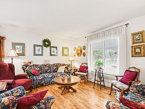 3rd image of 1710 Kilarney Ln