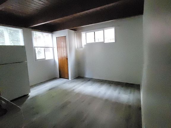 2nd image of 7036 Hawthorn Ave #6