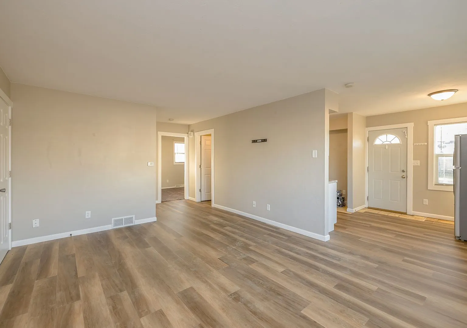601 E Scott St — Photo 1