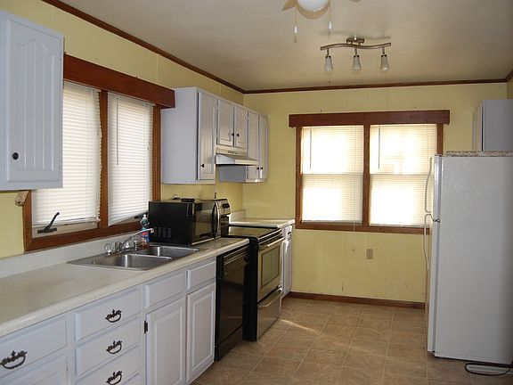 2nd image of 1106 Omaha Ave