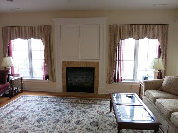 5th image of 2384 Nott St E