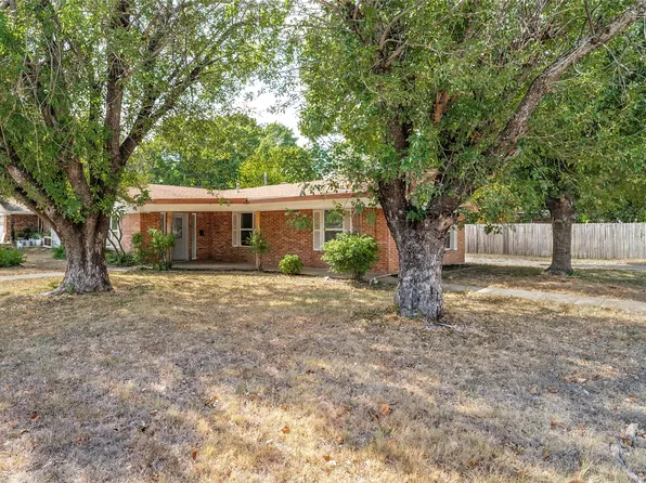 402 Myers Ave, Cleburne, TX 76033
