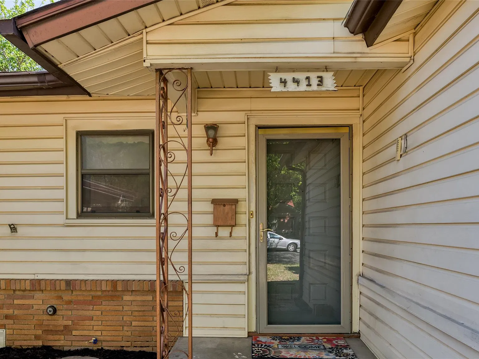 4413 Vermont Ave — Photo 3
