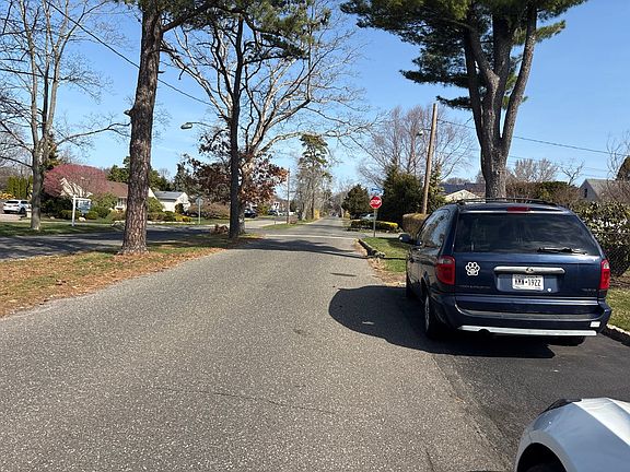 5th image of 289 Sayville Blvd