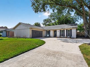 3611 Plum Hollow Dr, Houston, TX 77059