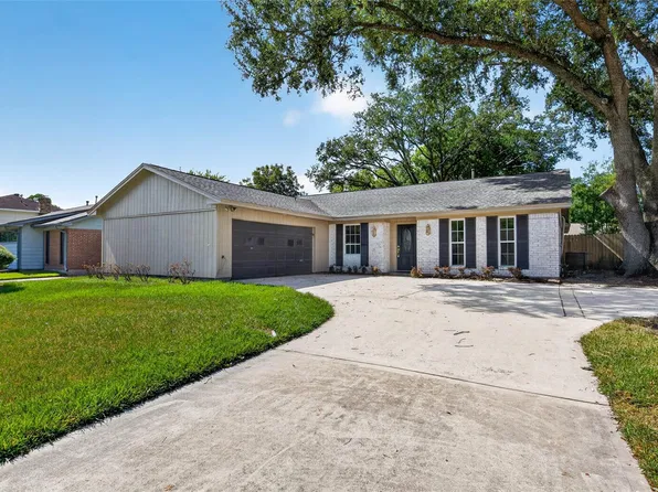 3611 Plum Hollow Dr, Houston, TX 77059