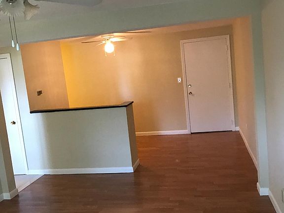 3rd image of 36 Burlington Ave APT 32