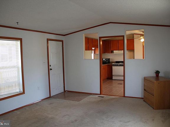 2nd image of 930 Laura Lee Cir
