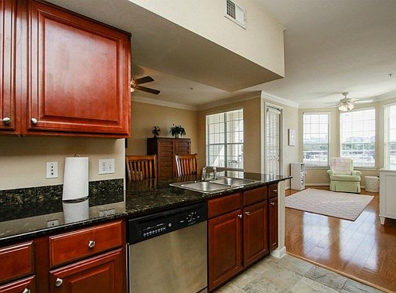 4th image of 7575 Kirby Dr APT 2312