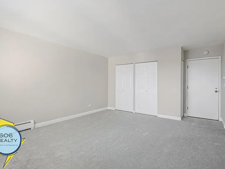 Royal Arms Apartments! Special Offer! — Photo 10