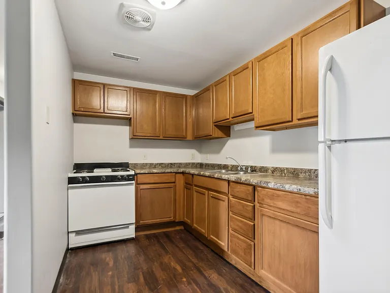 512 S Chicago Ave — Photo 7