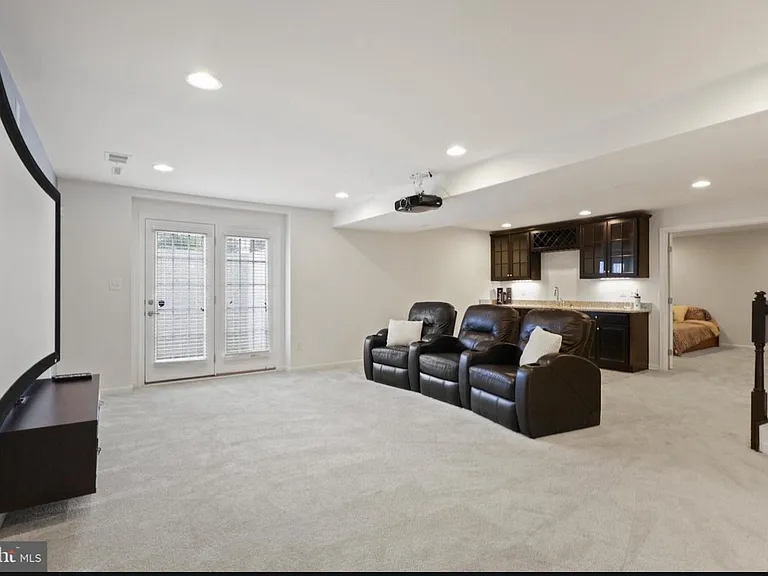 12483 Southington Dr — Photo 3