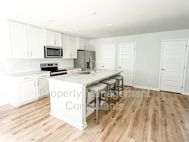 27982 Chalmers Cir — Photo 9