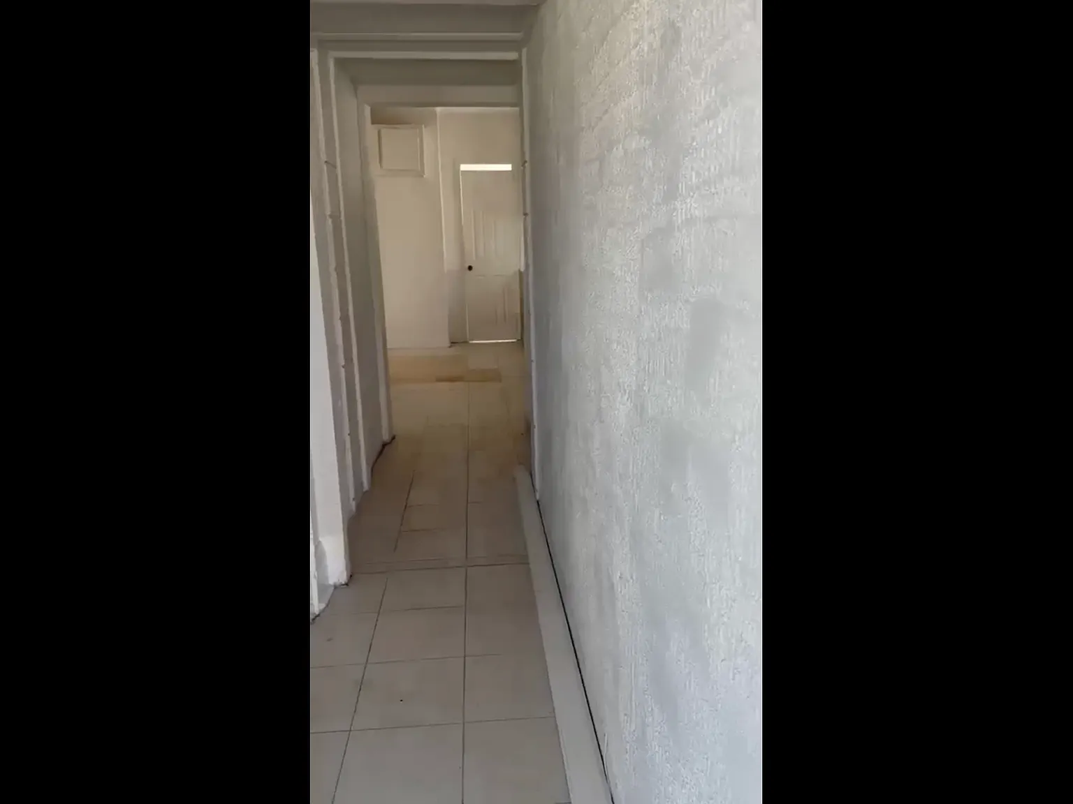 2 bed, 800 sqft, $3,058 — Photo 2