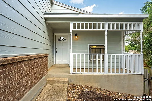 3 bed, 1250 sqft, $1,535 — Photo 2