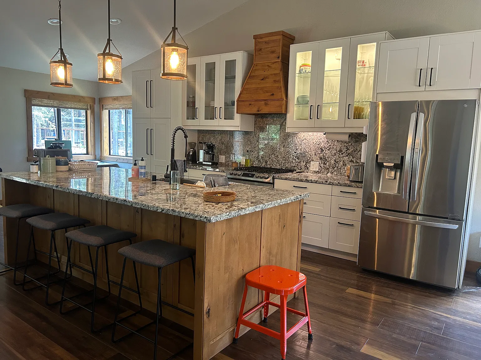 3 bed, 1776 sqft, $4,200 — Photo 4