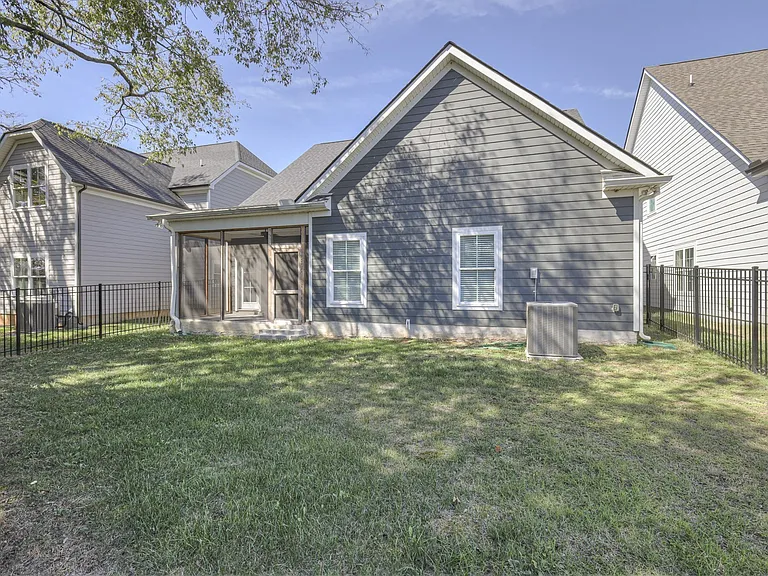 3412 Caroline Farms Dr — Photo 43