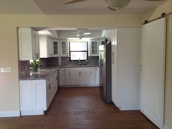 5th image of 1422 SE 22nd St