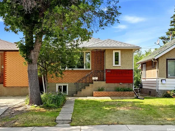 2204 Mackay STREET, Regina, SK S4N 2S8