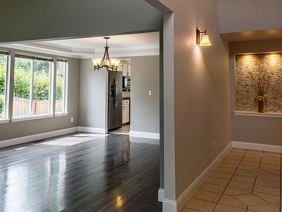 5th image of 802 N Mountain View Ave
