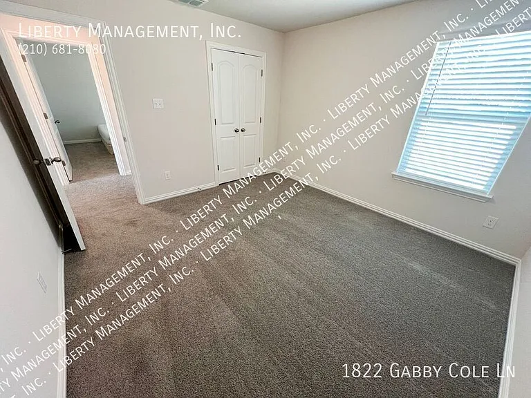 1822 Gabby Cole Ln — Photo 37