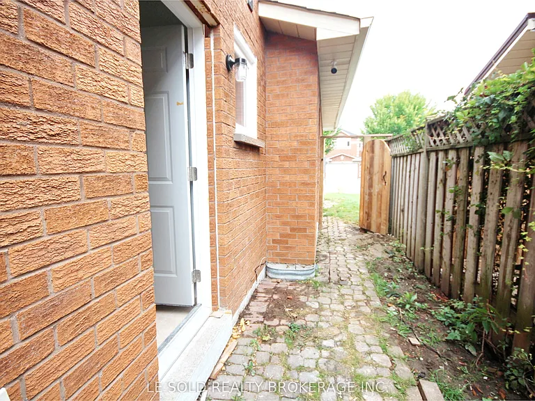 139 Walford Rd #A — Photo 4