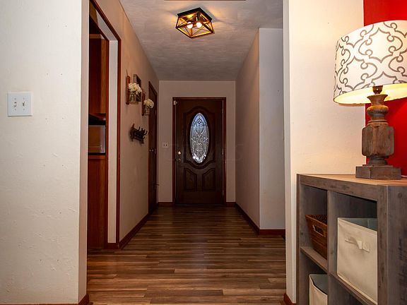 4th image of 257 Oak Meadow Dr