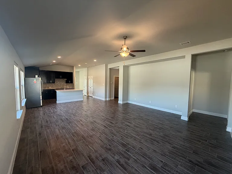 4300 Liberty Ln — Photo 3