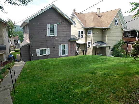 5th image of 213 1/2 Hoffman Ave