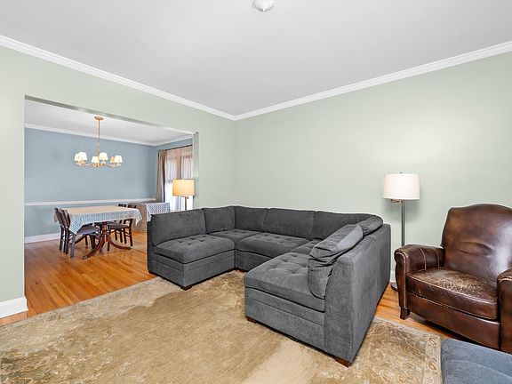 3rd image of 6141 W Peterson Ave
