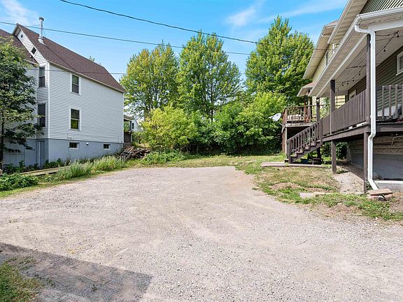 3rd image of 203 S 18th Ave E