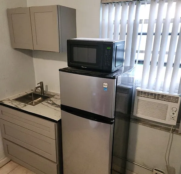 15830 E Bunche Park Dr — Photo 1